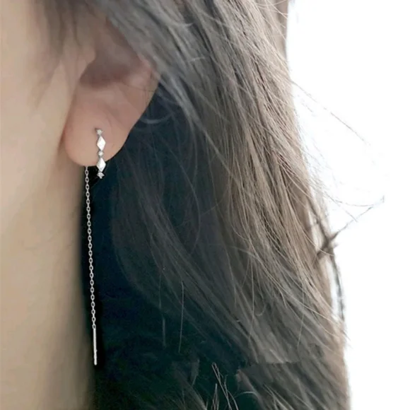 🔷 Diamond Drop Thread Earrings - Picture 2 of 3